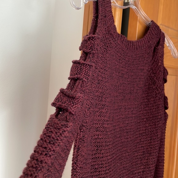 Design lab XS maroon knit sweater shoulderless - Picture 5 of 6